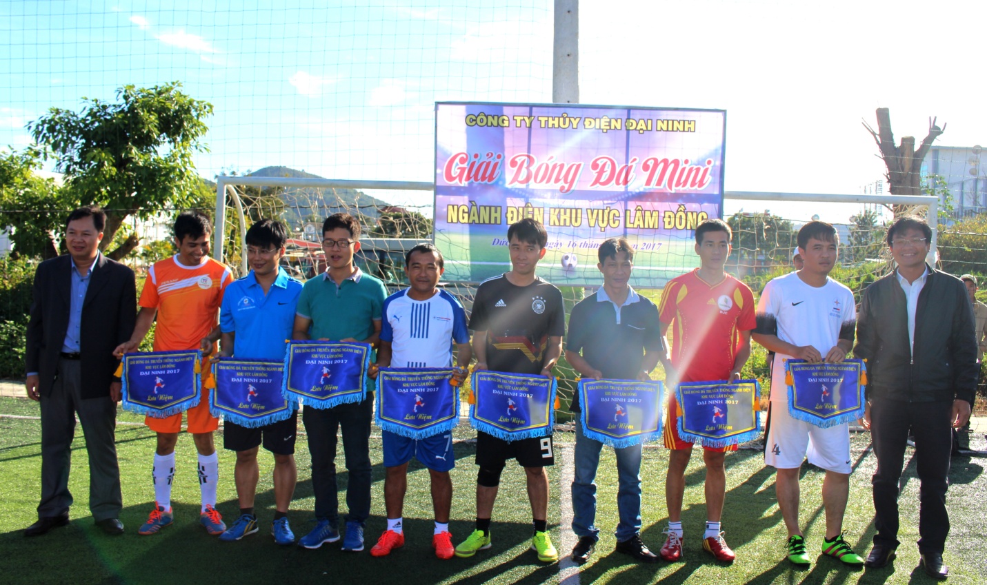 Thủy điện Đại Ninh- Tổ chức giải bóng đá mini truyền thống ngành điện khu vực Lâm Đồng năm 2017