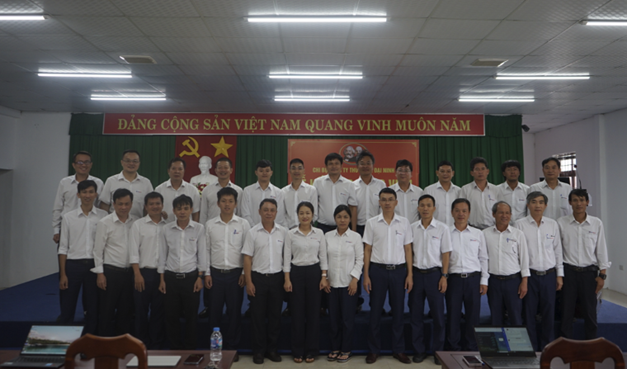 CHI BỘ CÔNG TY THỦY ĐIỆN ĐẠI NINH TỔ CHỨC LỄ KẾT NẠP ĐẢNG VIÊN MỚI