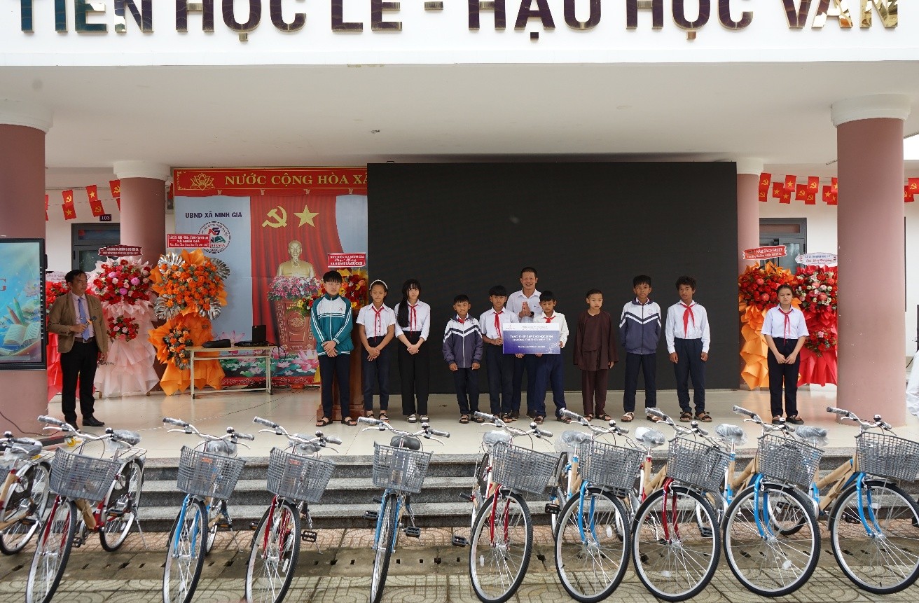Công ty Thủy điện Đại Ninh Trao tặng 50 xe đạp và 40 suất học bổng “Tiếp bước cho em đến trường” nhân dịp Khai giảng năm học 2026-2027
